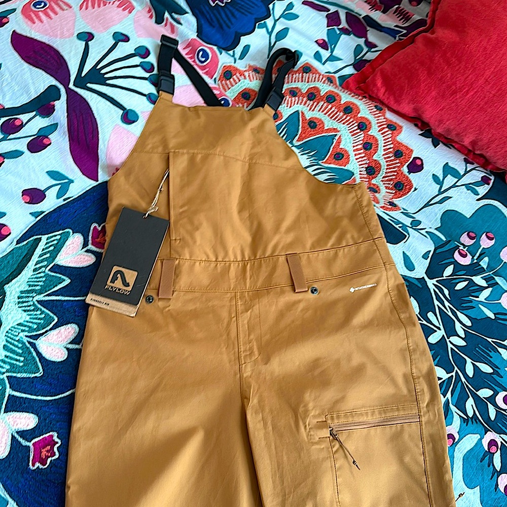 Flylow Kimberly bib. NWT. Size M.